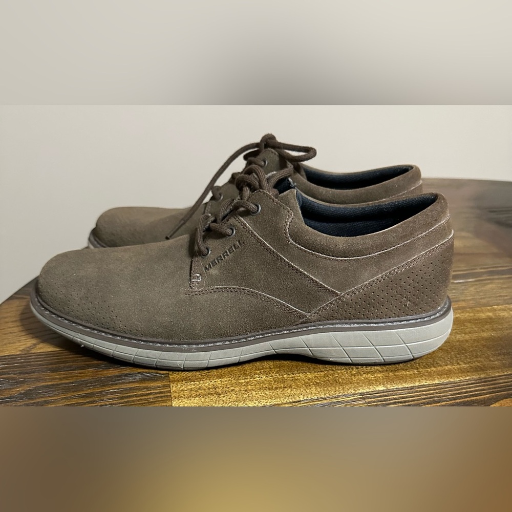 Merrell Men's World Vue Lace Brown Suede Oxfords. Like new
